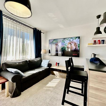 Neon 2 - Fast Wifi 70'Tv Netflix Hbo Max Appletv+ Apartment Warsawa Bagian luar foto