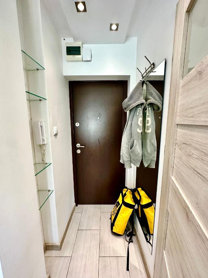 Neon 2 - Fast Wifi 70'Tv Netflix Hbo Max Appletv+ Apartment Warsawa Bagian luar foto