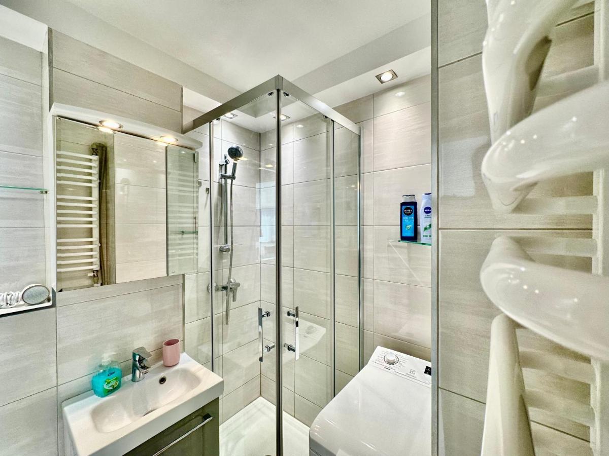 Neon 2 - Fast Wifi 70'Tv Netflix Hbo Max Appletv+ Apartment Warsawa Bagian luar foto