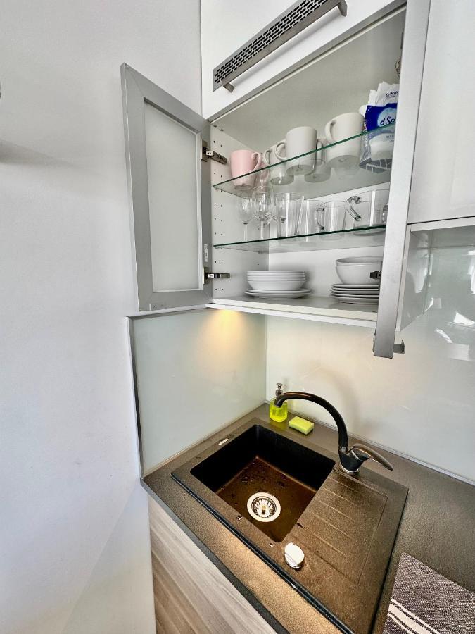 Neon 2 - Fast Wifi 70'Tv Netflix Hbo Max Appletv+ Apartment Warsawa Bagian luar foto