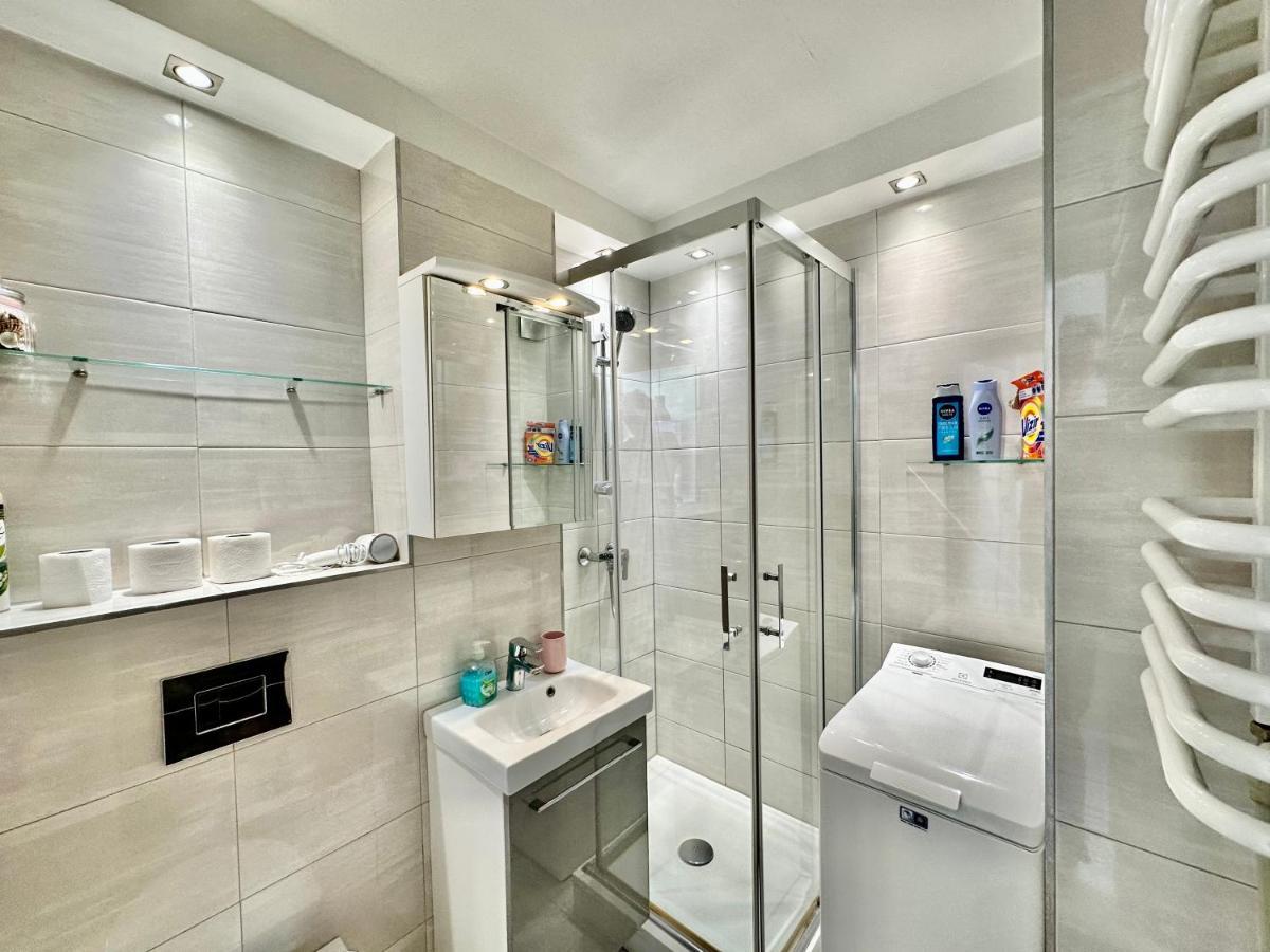 Neon 2 - Fast Wifi 70'Tv Netflix Hbo Max Appletv+ Apartment Warsawa Bagian luar foto